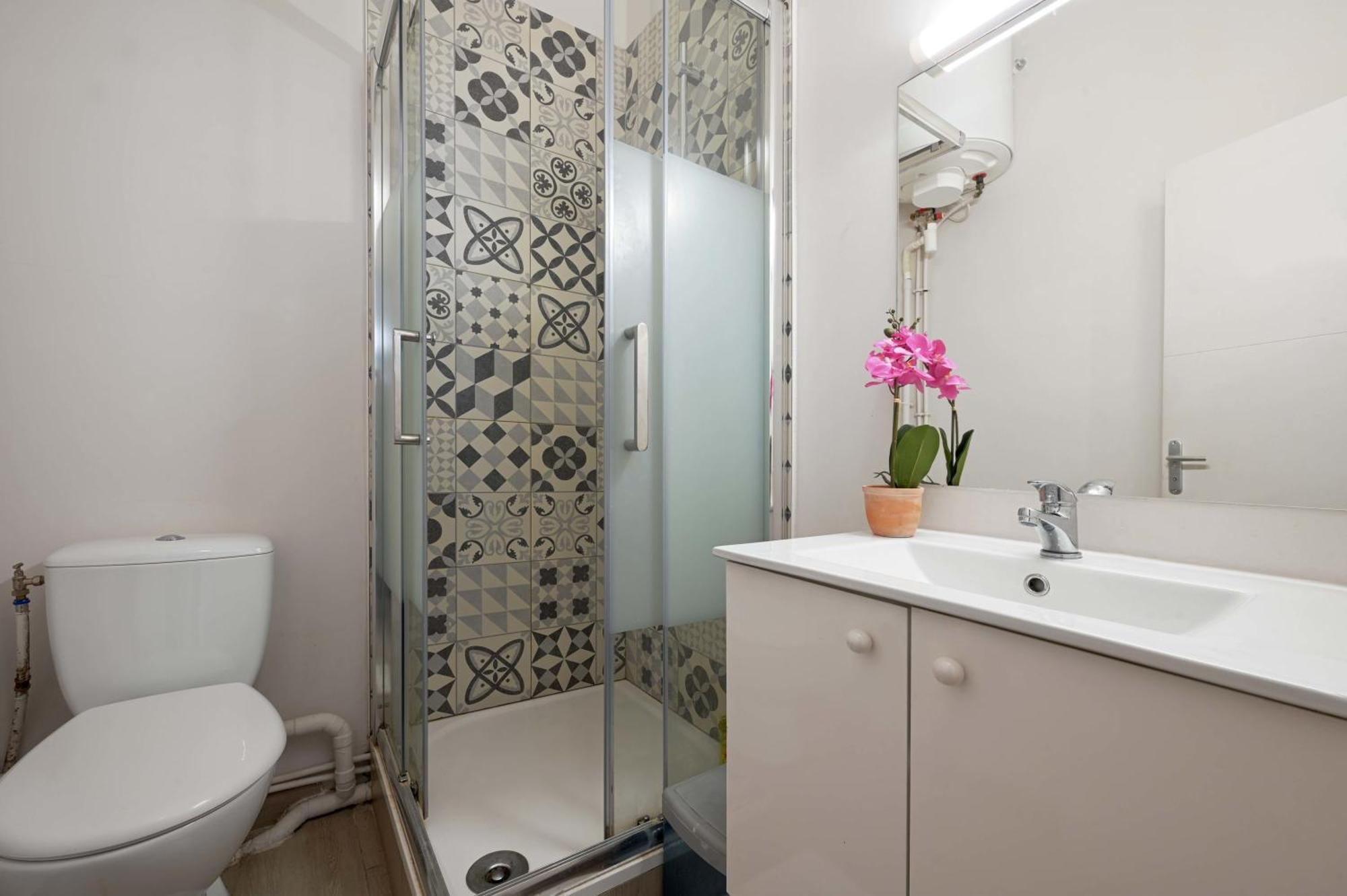 2 Bed Modern Fully Furnish Flat,Close To Buttes Chaumon Park Apartment Paris Luaran gambar